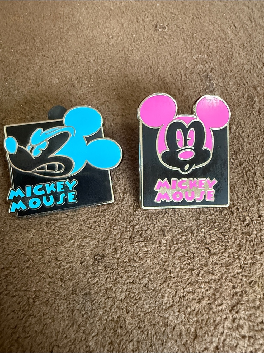 Disney Mickey Mouse expression pins Mystery set of 2- Blue & Pink